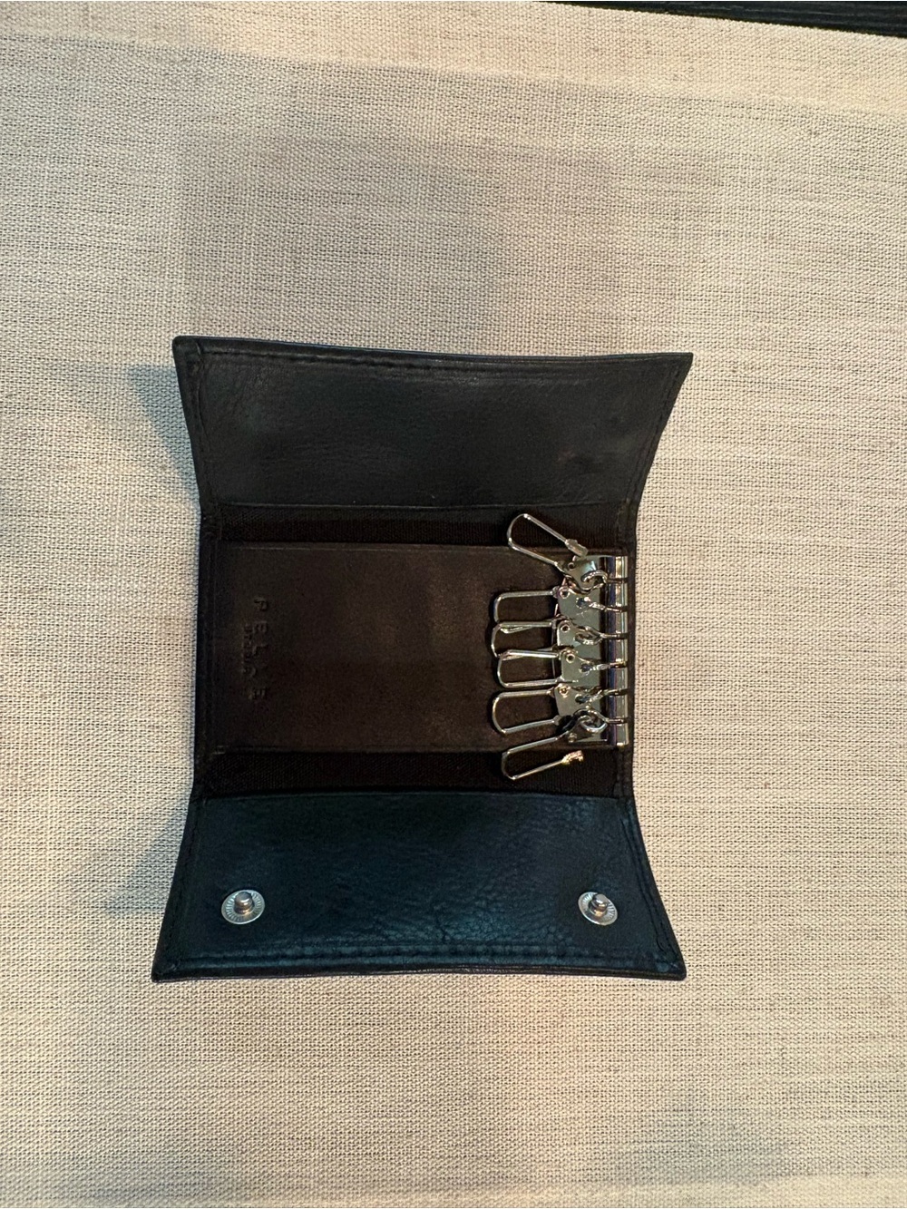 Classic Black Leather Men's Trifold Wallet with key holders
